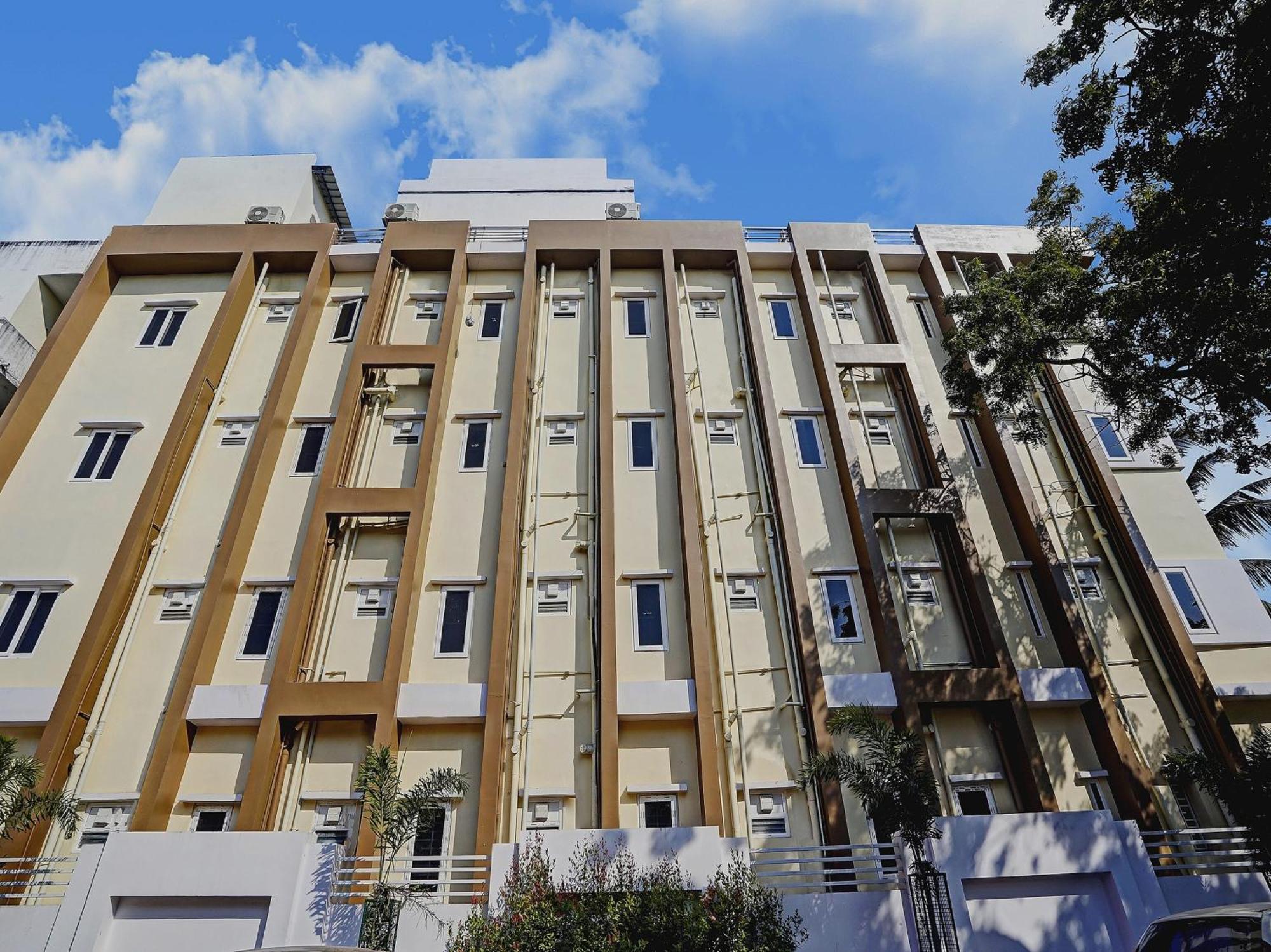 Capital O De Alphabet Kakinada Hotel Exterior photo